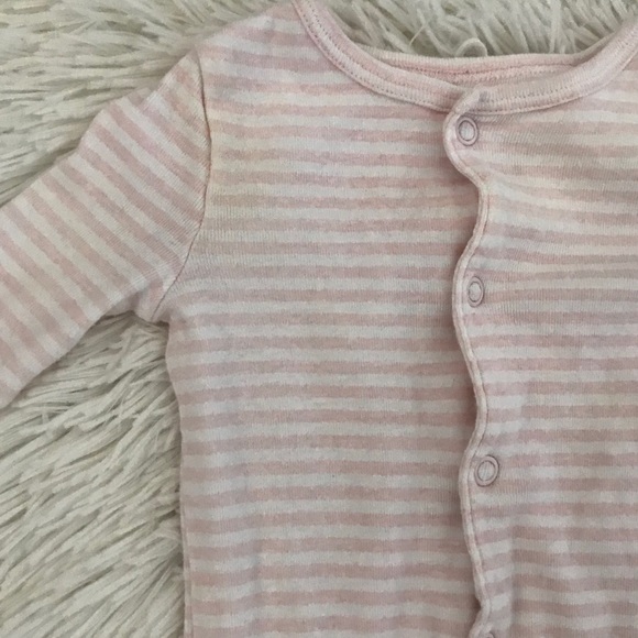 ❌Sold❌🧸 3 Baby Girl Bodysuits 🧸🎀 - Picture 8 of 8